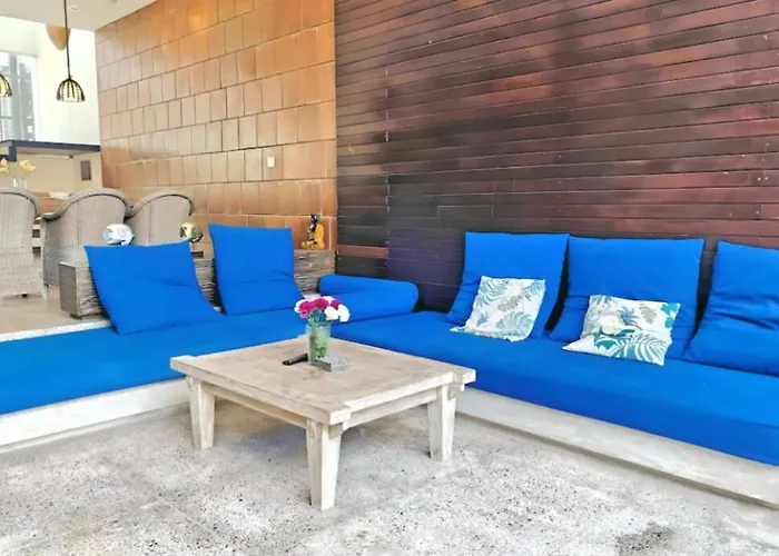 Large 3br With Pool & Wi-fi Villa